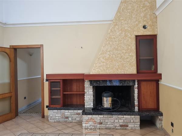 CASA SEMINDIPENDENTE AL PIANO TERRA