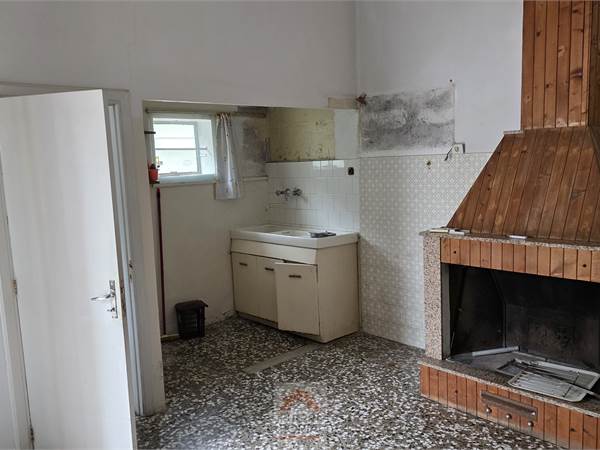 CASA SEMINDIPENDENTE AL PIANO PRIMO