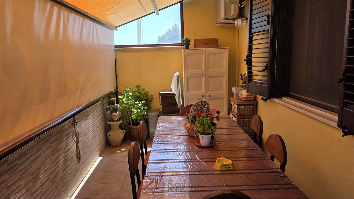 Veranda antistante