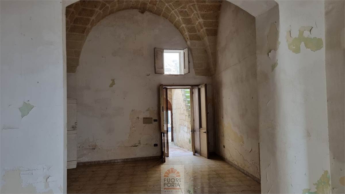 Entrance-living room